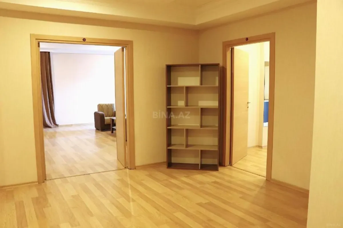 Satılır 2 otaqlı mənzil 123 m²
