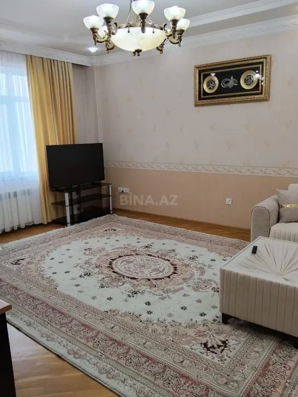Kirayə verilir 2 otaqlı mənzil 100 m²