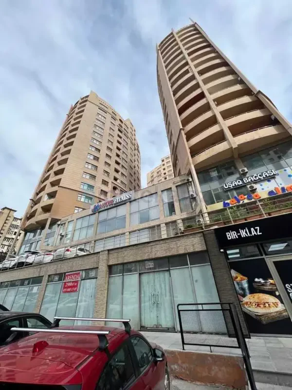 Satılır 3 otaqlı mənzil 126 m²