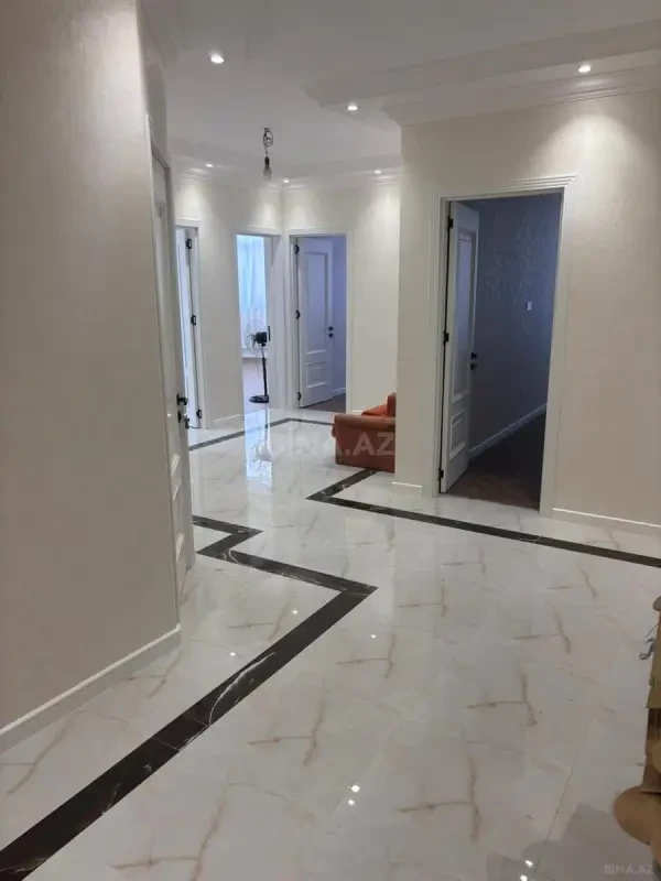 Kirayə verilir 3 otaqlı mənzil 120 m²