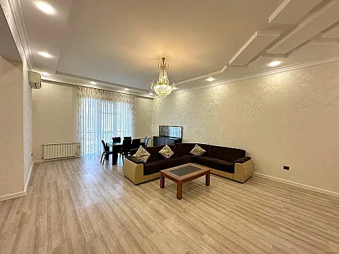 Kirayə verilir 3 otaqlı mənzil 140 m² — Bakı, Nizami 3 otaq 140.00 m²