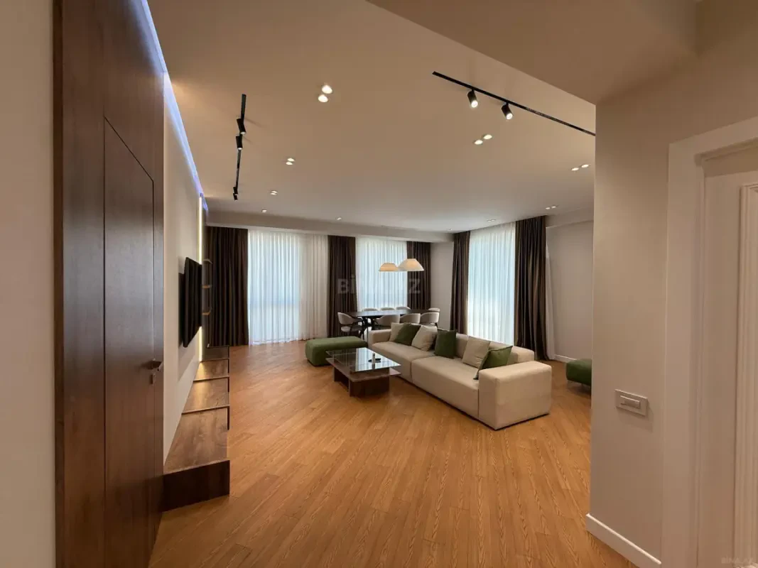 Kirayə verilir 3 otaqlı mənzil 130 m²
