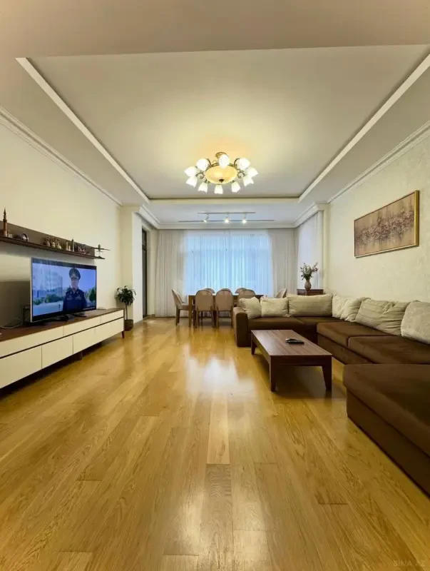 Kirayə verilir 3 otaqlı mənzil 120 m²
