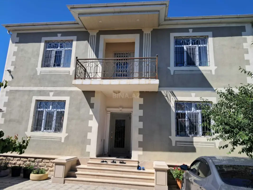 Satılır 6 otaqlı həyət evi 240 m²