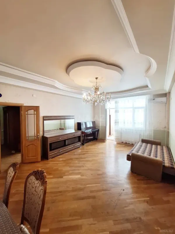 Kirayə verilir 3 otaqlı mənzil 120 m²