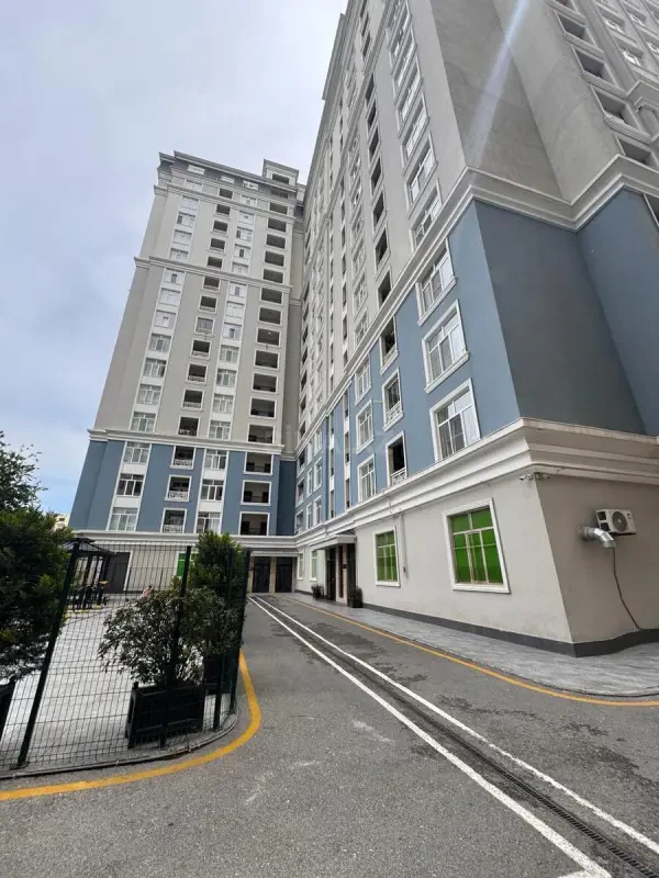 Kirayə verilir 3 otaqlı mənzil 130 m²