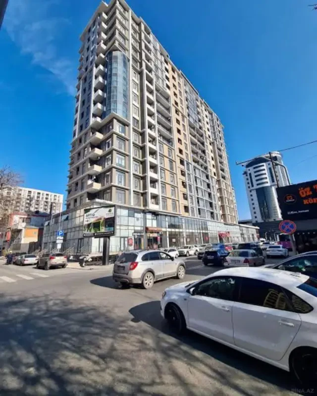 Satılır 3 otaqlı mənzil 117 m²