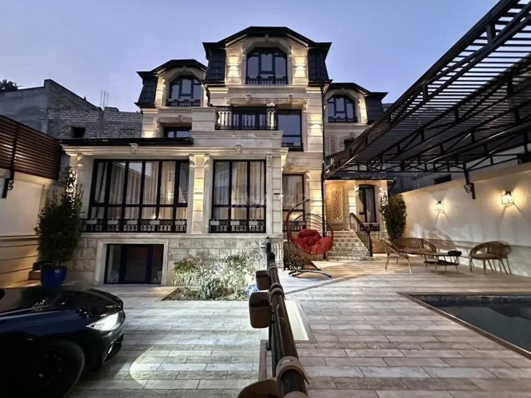 Satılır 7 otaqlı həyət evi 360 m²