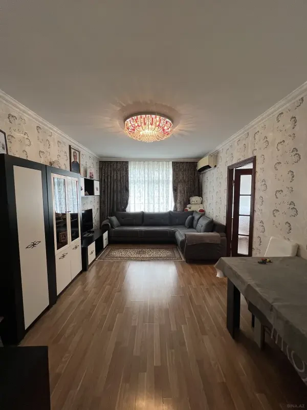 Satılır 4 otaqlı mənzil 100 m²