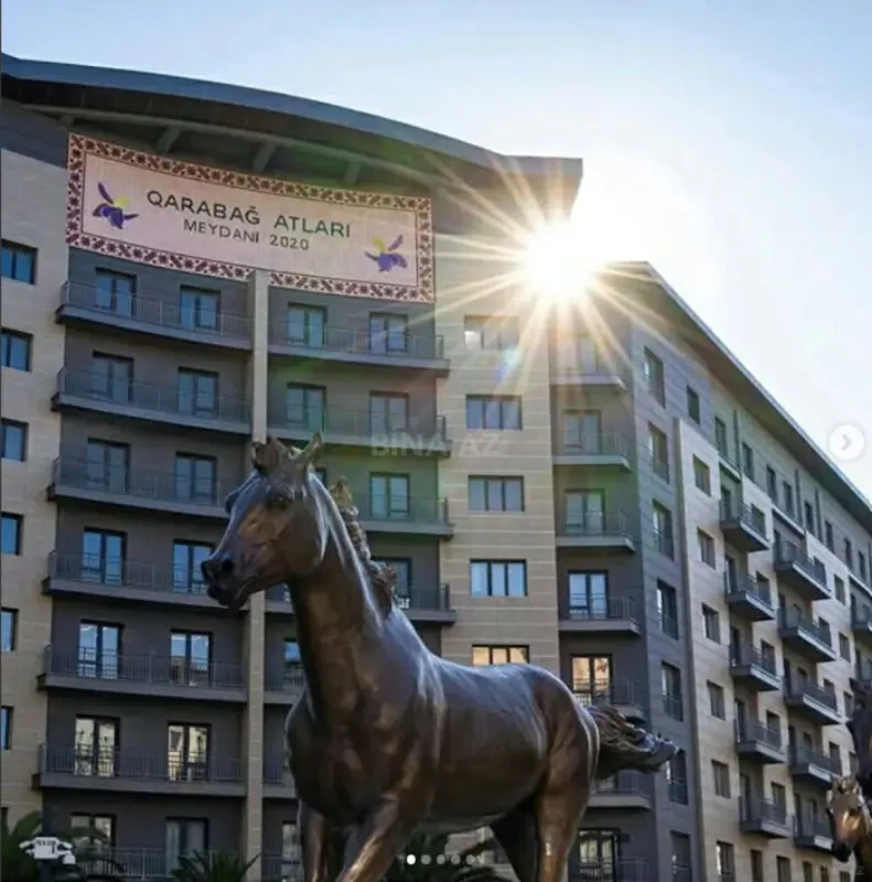 Satılır 4 otaqlı mənzil 194 m²