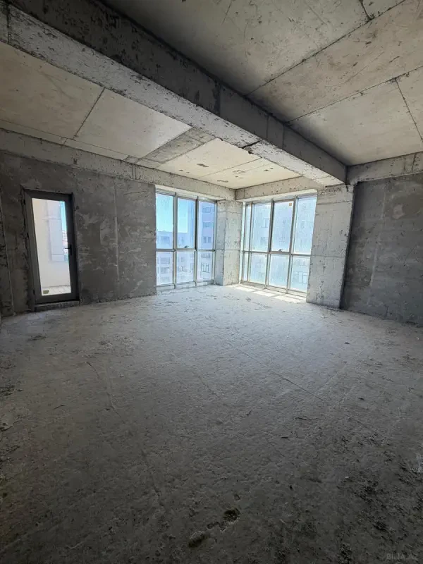 Satılır 3 otaqlı mənzil 157 m²