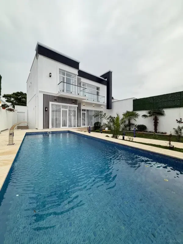 Satılır 4 otaqlı həyət evi 270 m²
