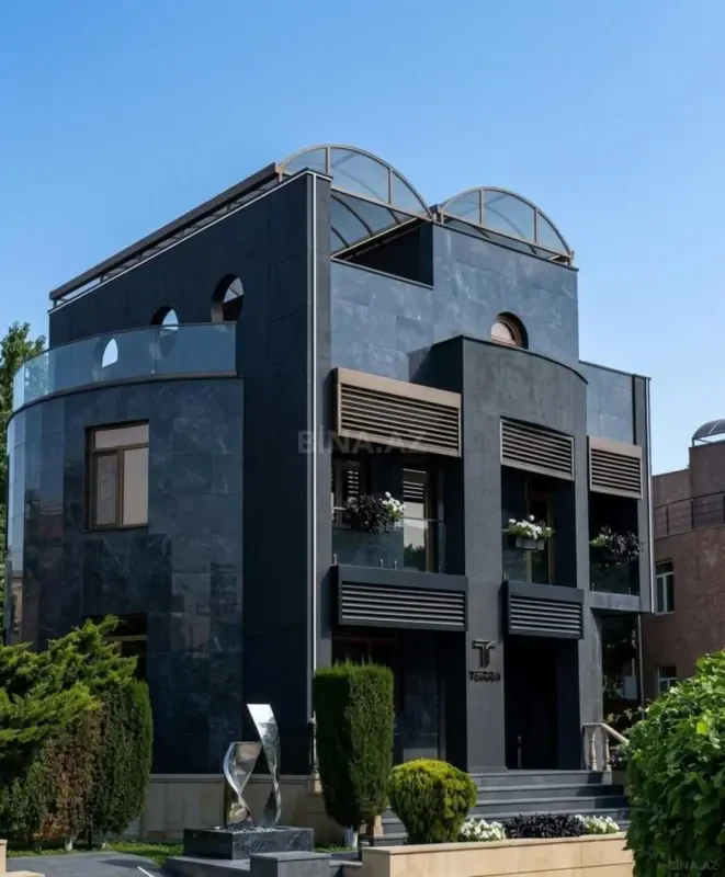 Kirayə verilir 6 otaqlı həyət evi 500 m²