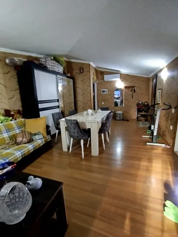 Kirayə verilir 2 otaqlı mənzil 60 m²
