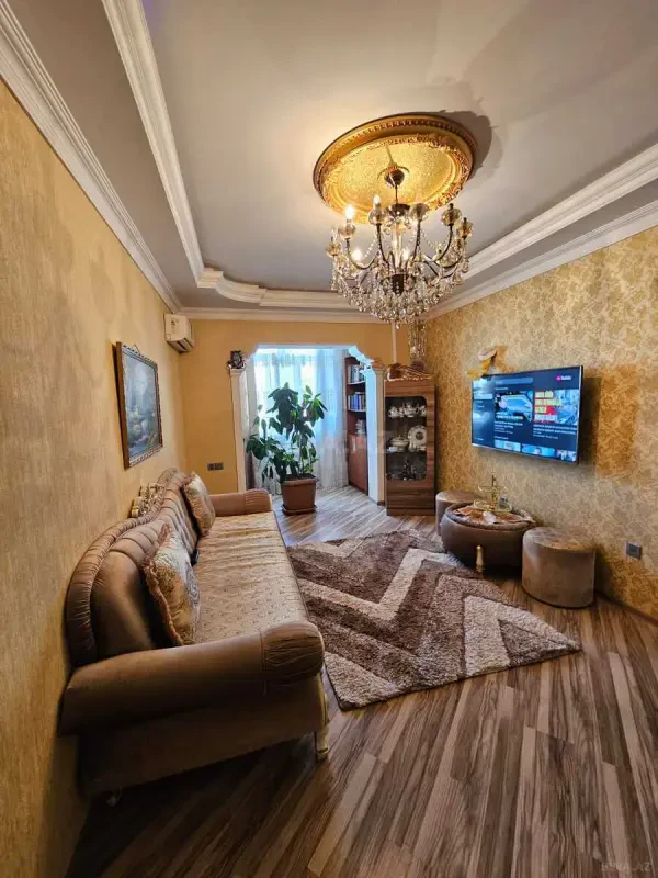Satılır 5 otaqlı mənzil 120 m²