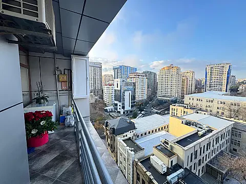 Satılır 3 otaqlı mənzil 134 m² — Bakı 3 otaq 134.00 m²