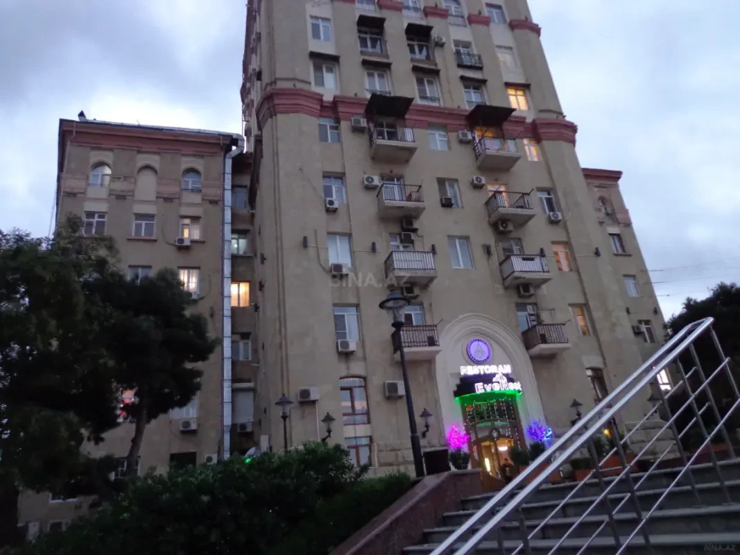 Satılır 2 otaqlı mənzil 60 m²