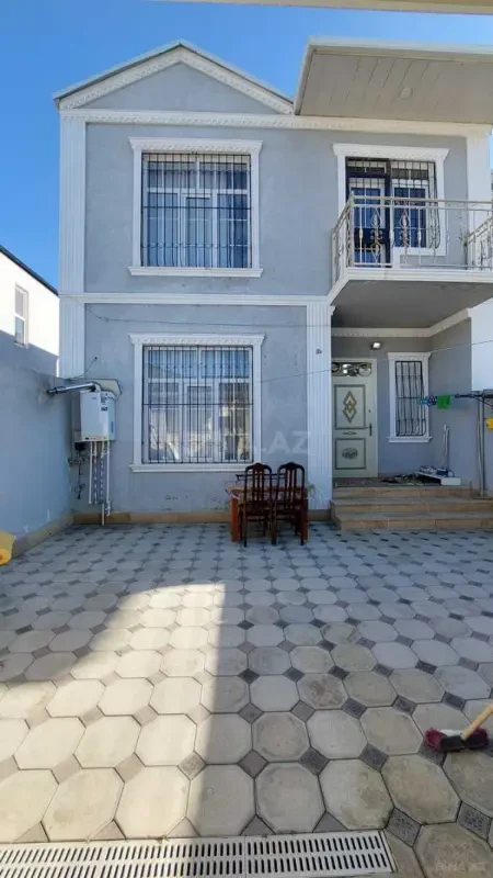 Satılır 4 otaqlı həyət evi 140 m²