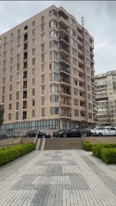 Satılır 2 otaqlı mənzil 74 m²