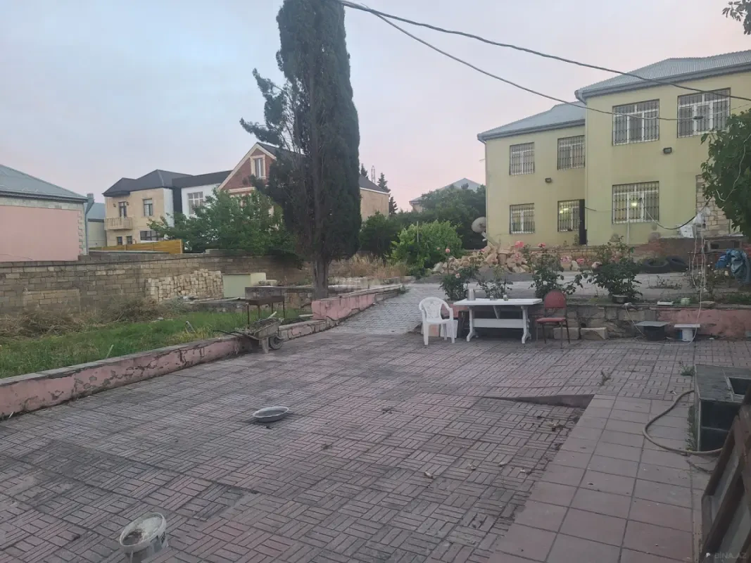 Satılır 6 otaqlı həyət evi 298 m²