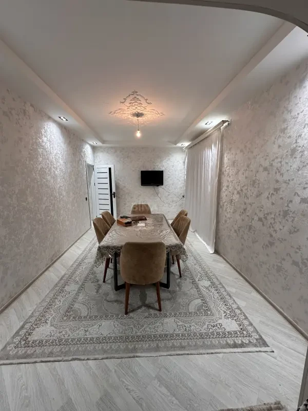Satılır 2 otaqlı mənzil 93 m²