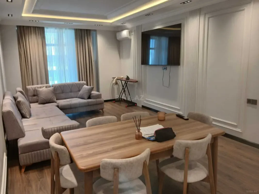 Kirayə verilir 2 otaqlı mənzil 90 m²