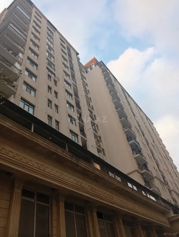 Satılır 2 otaqlı mənzil 87 m²