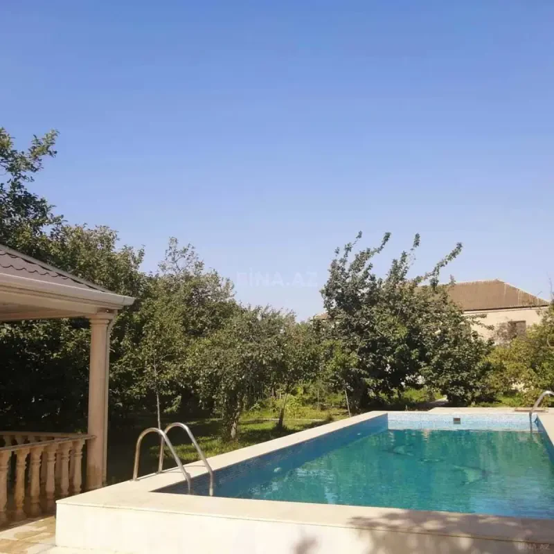 Kirayə verilir 6 otaqlı həyət evi 300 m²