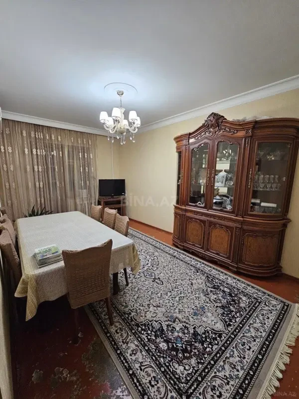 Satılır 4 otaqlı mənzil 120 m²