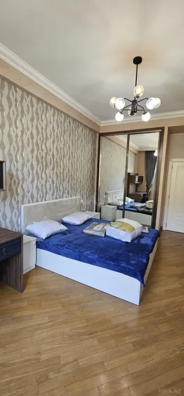 Kirayə verilir 2 otaqlı mənzil 96 m²