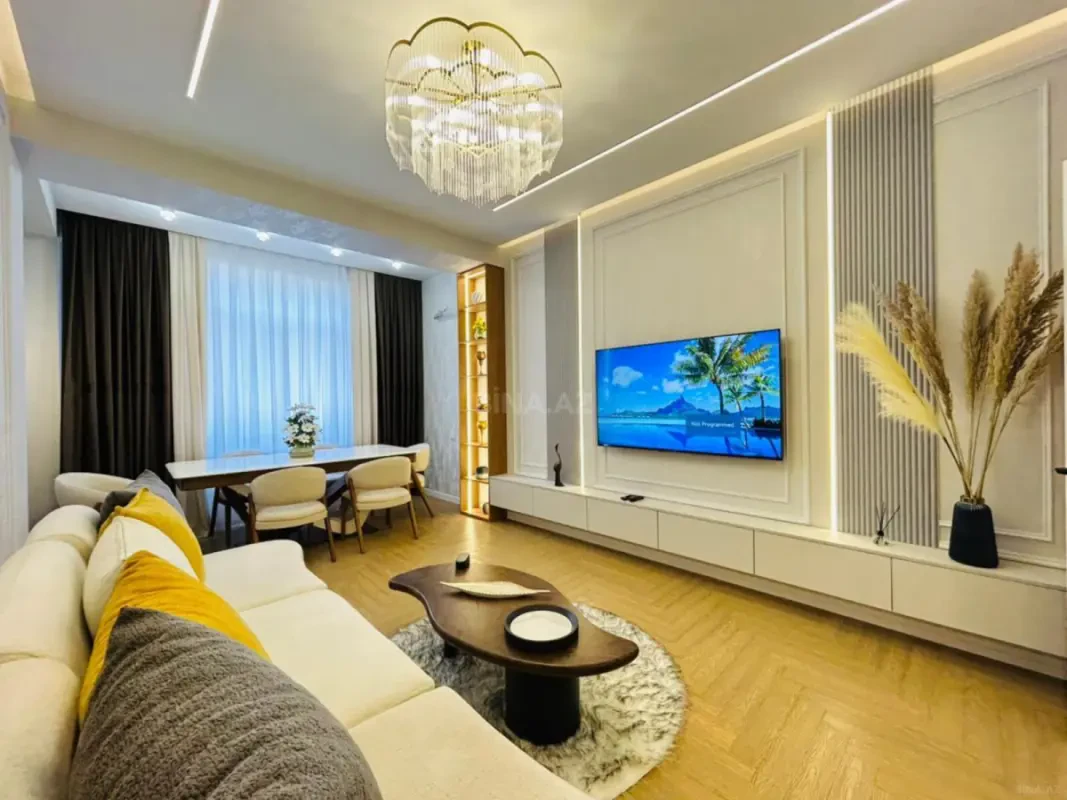 Satılır 3 otaqlı mənzil 129 m²