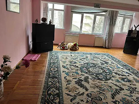 Satılır 3 otaqlı mənzil 100 m² — Bakı, Nizami 3 otaq 100.00 m²