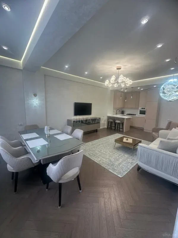 Satılır 3 otaqlı mənzil 106 m²