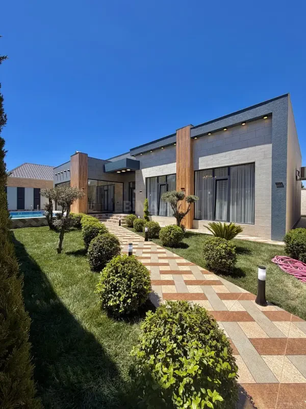 Satılır 5 otaqlı həyət evi 200 m²