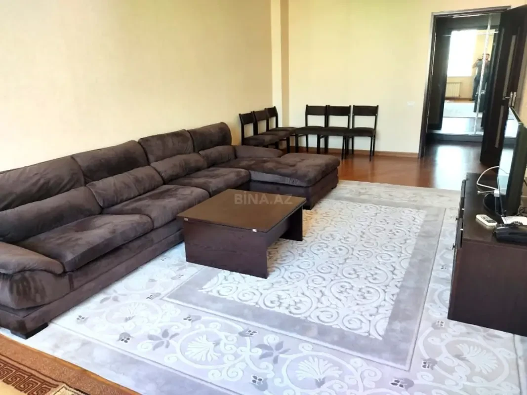 Kirayə verilir 2 otaqlı mənzil 86 m²