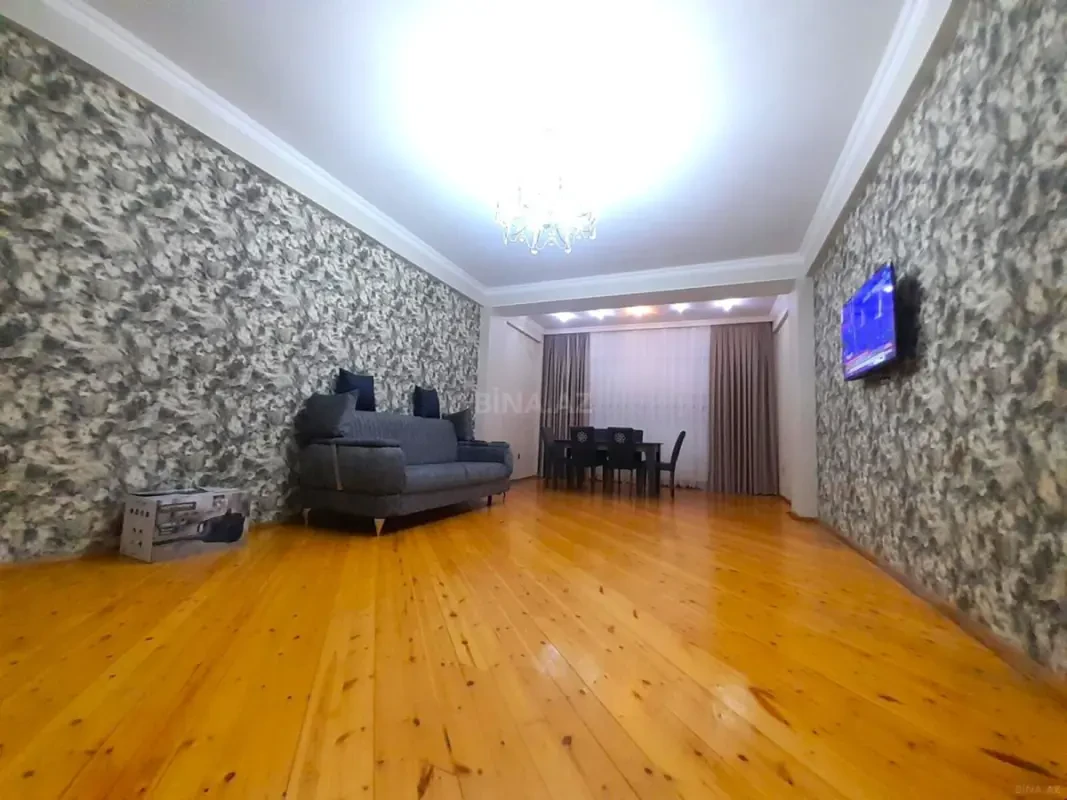 Satılır 2 otaqlı mənzil 77 m²