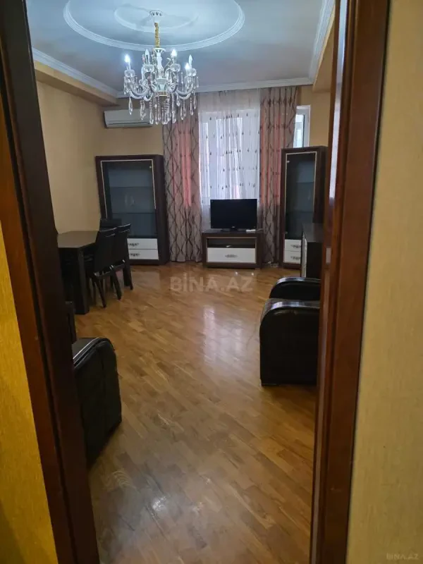 Kirayə verilir 2 otaqlı mənzil 90 m²