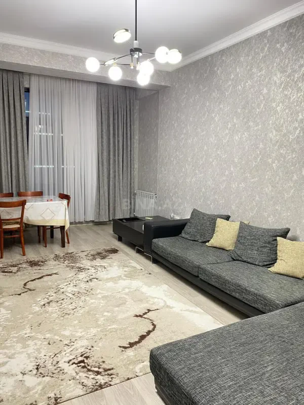 Kirayə verilir 2 otaqlı mənzil 70 m²