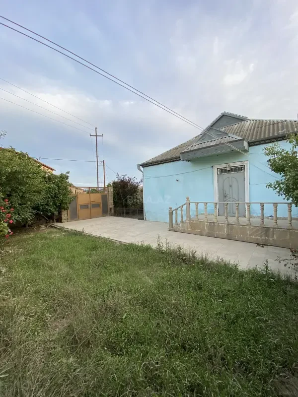 Satılır 3 otaqlı həyət evi 100 m²