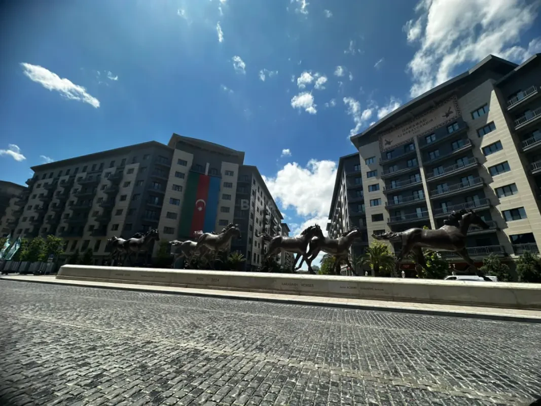 Satılır 2 otaqlı mənzil 95 m²