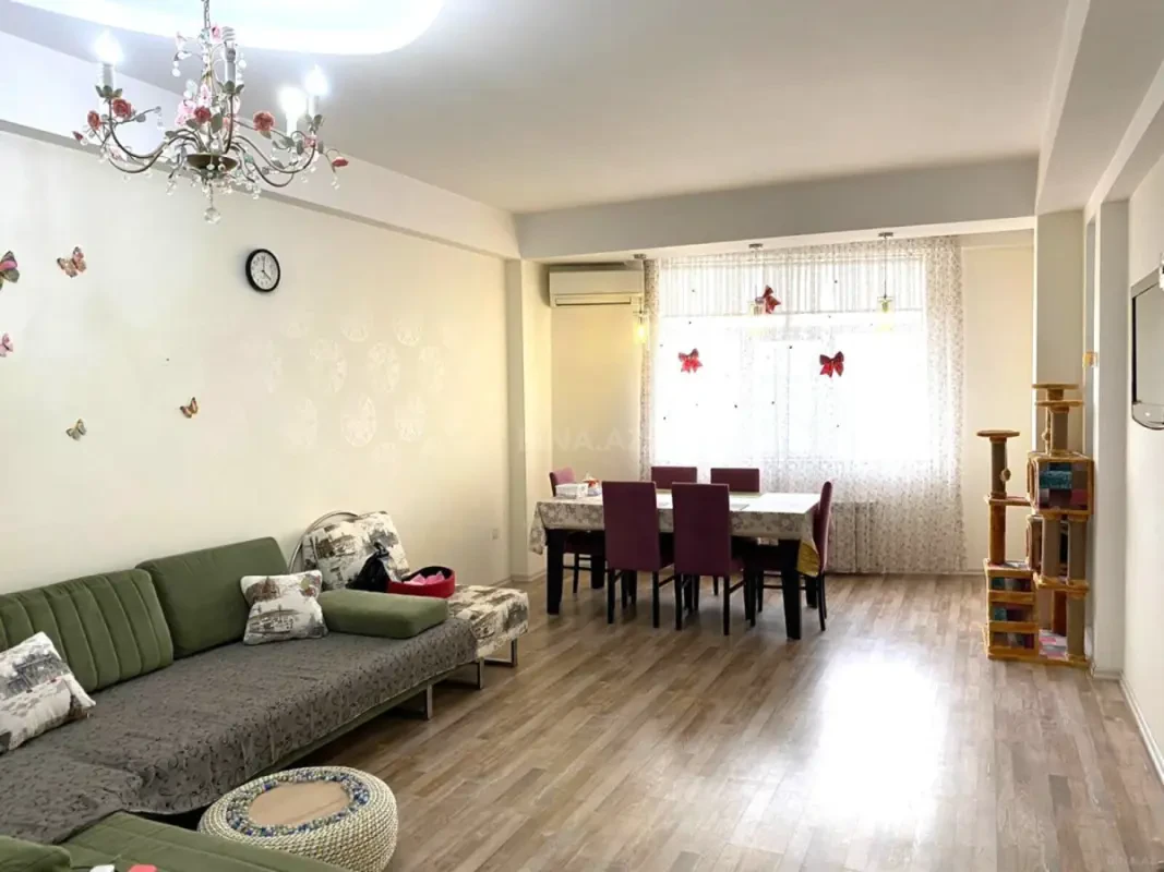 Kirayə verilir 2 otaqlı mənzil 85 m²