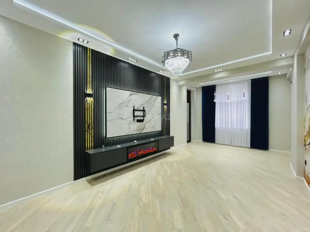 Satılır 3 otaqlı mənzil 135 m²