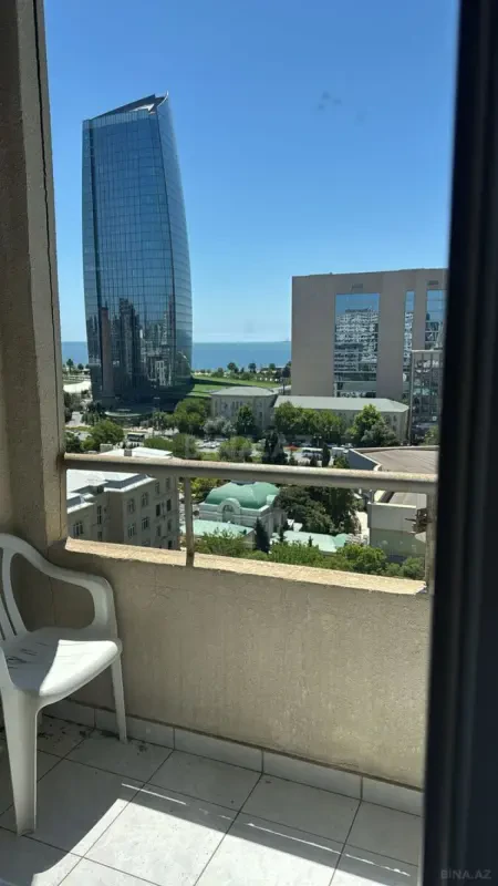 Kirayə verilir 4 otaqlı mənzil 200 m²