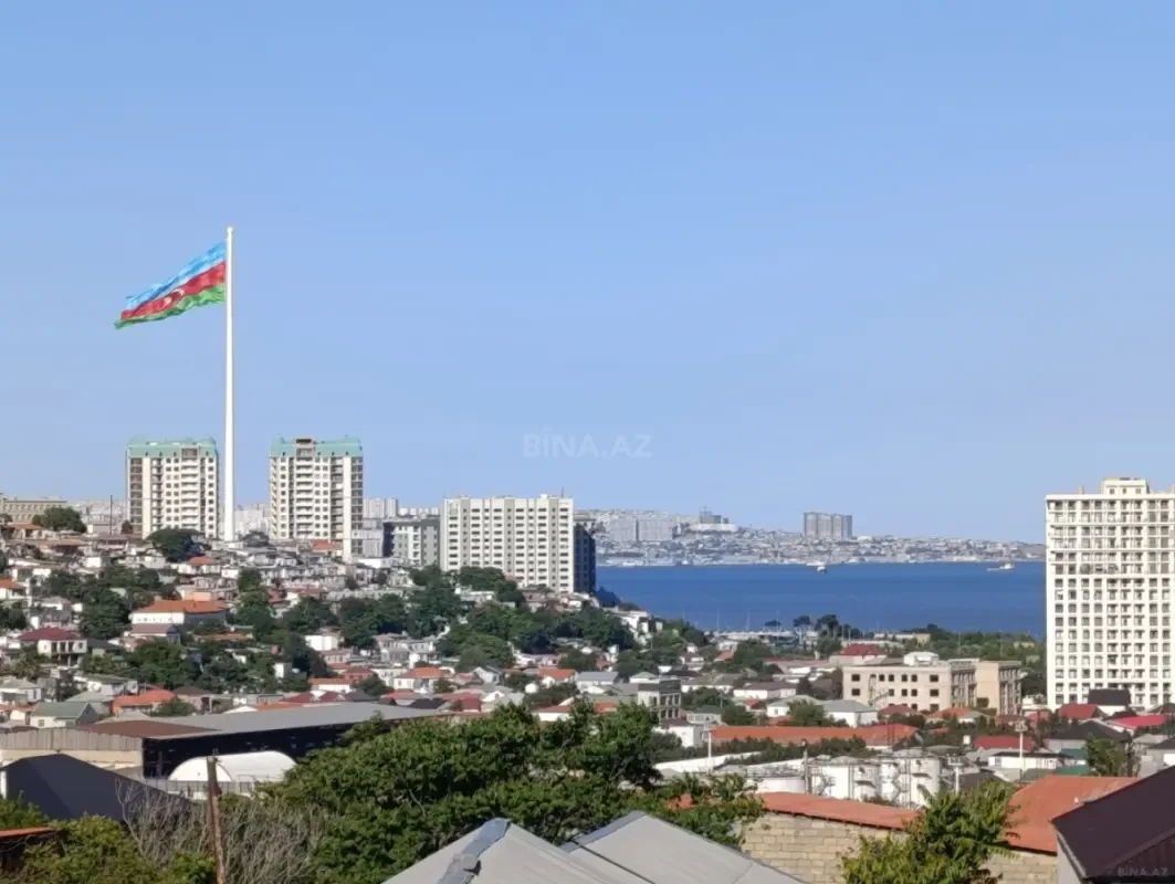 Satılır 7 otaqlı həyət evi 215 m²