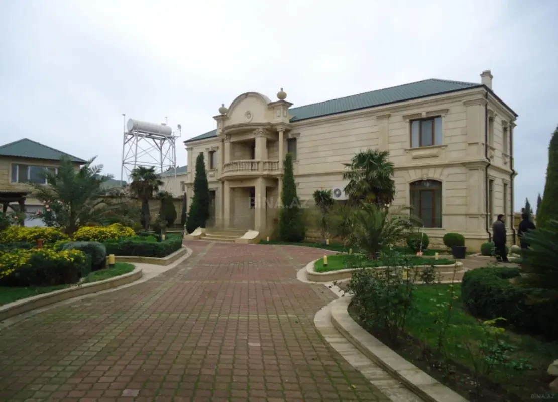 Satılır 6 otaqlı həyət evi 400 m²