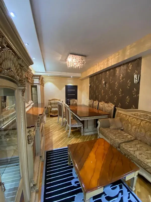 Kirayə verilir 2 otaqlı mənzil 98 m²