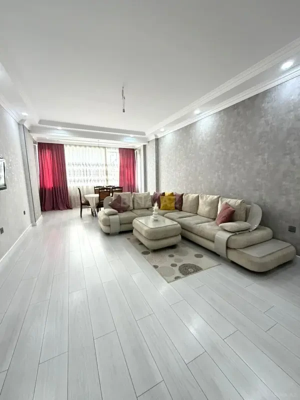 Satılır 3 otaqlı mənzil 122.5 m²