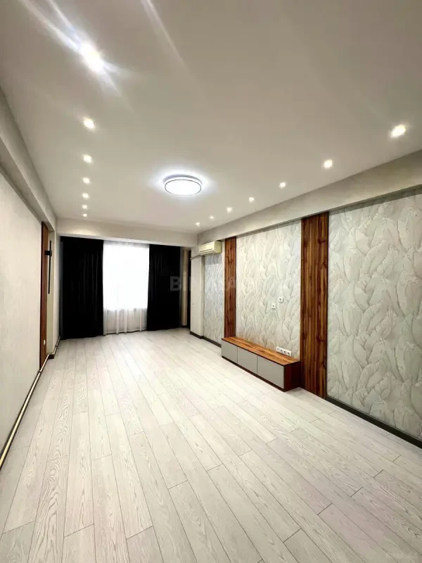 Satılır 2 otaqlı mənzil 68 m²