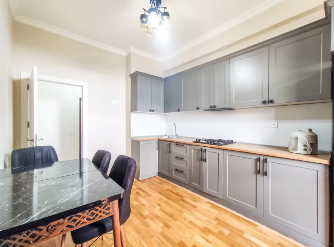 Kirayə verilir 2 otaqlı mənzil 75 m²