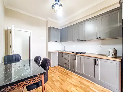 Kirayə verilir 2 otaqlı mənzil 75 m² — Bakı 2 otaq 75.00 m²